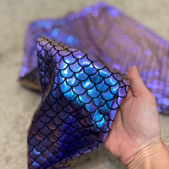 Metallic Mermaid Print Leggings - Picture 3 of 4